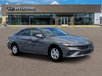 2026 Hyundai ELANTRA SE