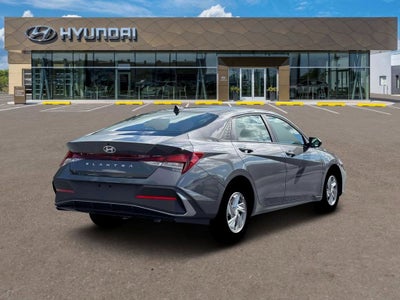 2026 Hyundai ELANTRA SE