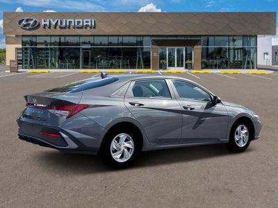 2026 Hyundai ELANTRA SE
