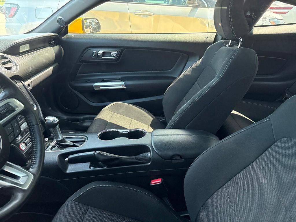 2017 Ford Mustang V6