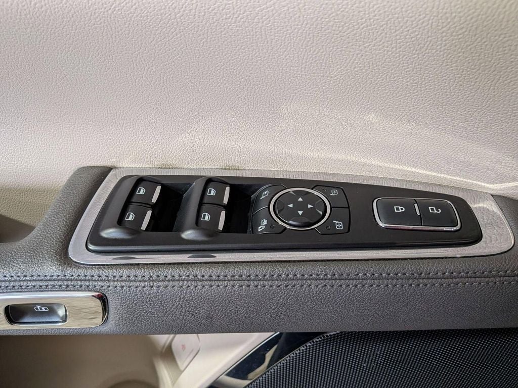 2017 Lincoln Continental Select