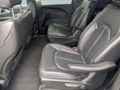 2024 Chrysler Pacifica Hybrid Select S Appearance