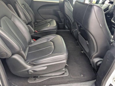 2024 Chrysler Pacifica Hybrid Select S Appearance