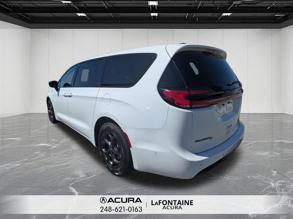 2024 Chrysler Pacifica Hybrid Select S Appearance