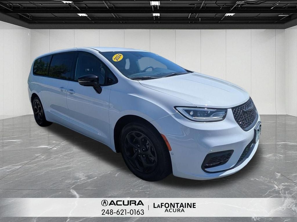2024 Chrysler Pacifica Hybrid Select S Appearance