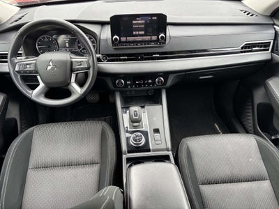 2022 Mitsubishi Outlander ES