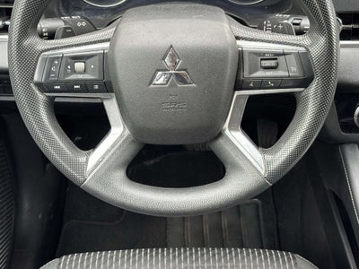 2022 Mitsubishi Outlander ES