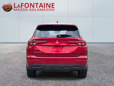 2022 Mitsubishi Outlander ES