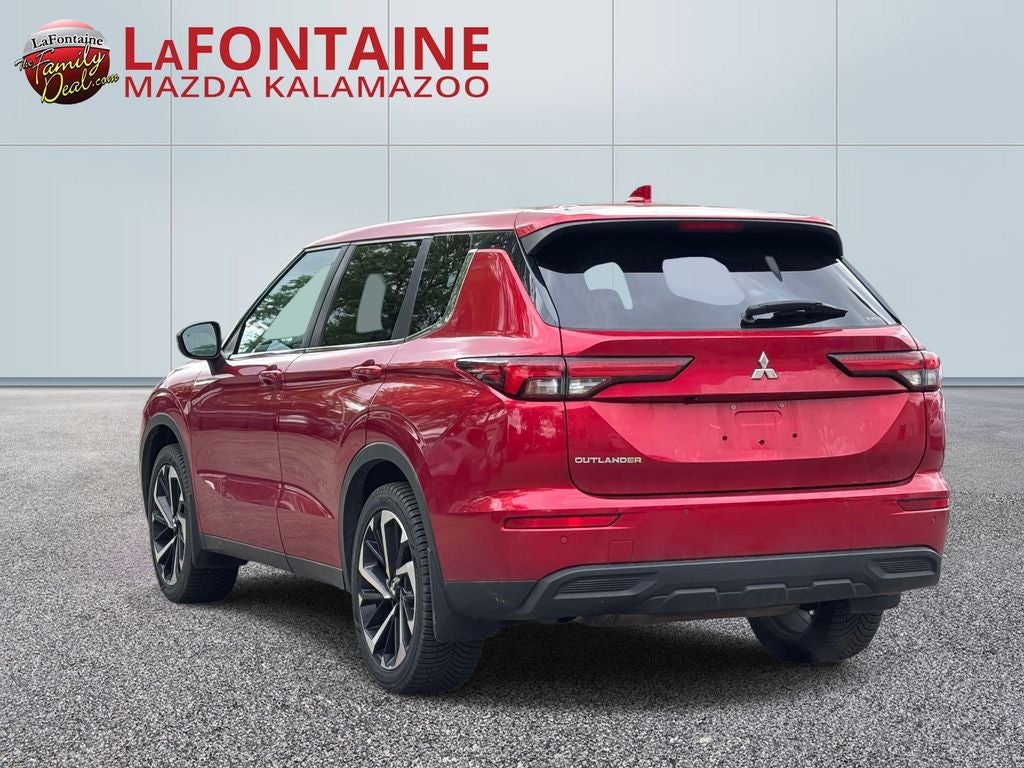 2022 Mitsubishi Outlander ES