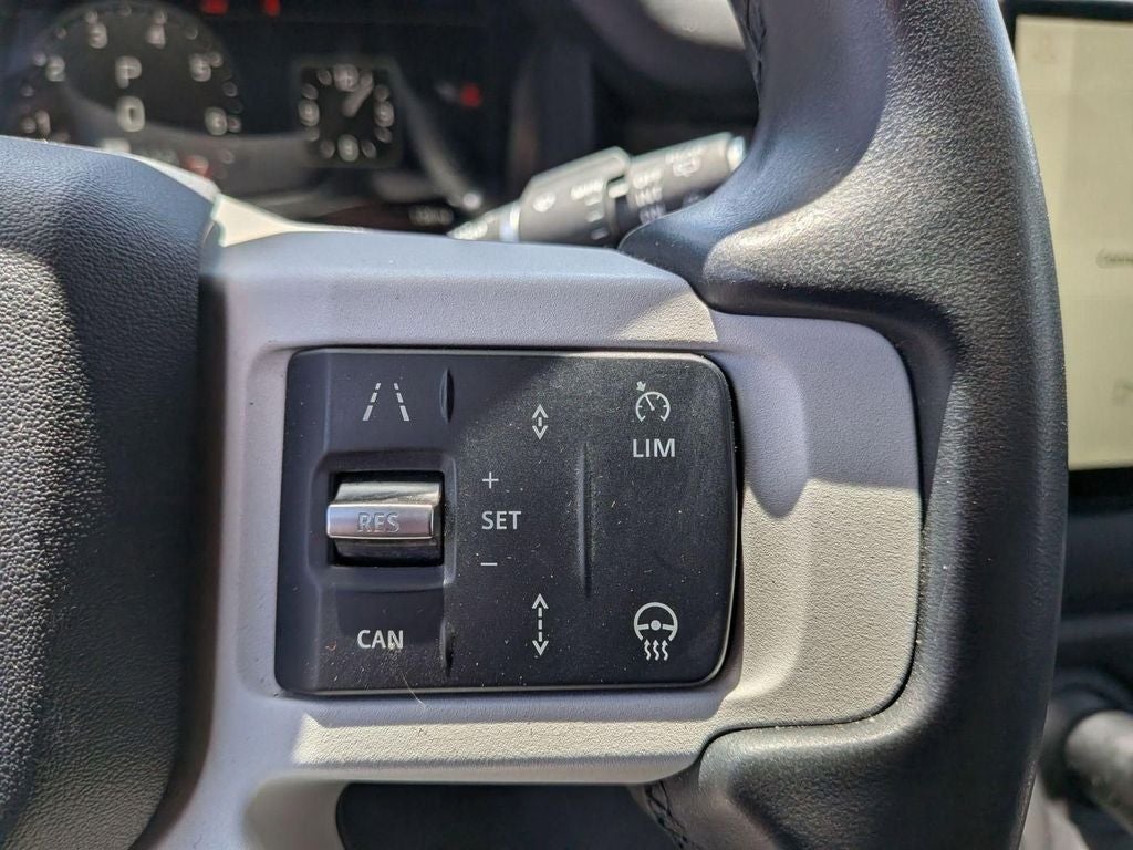 2025 Land Rover Defender 110 S
