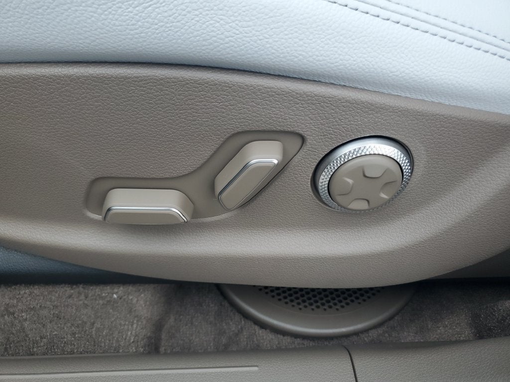2027 Genesis GV70 2.5T Advanced