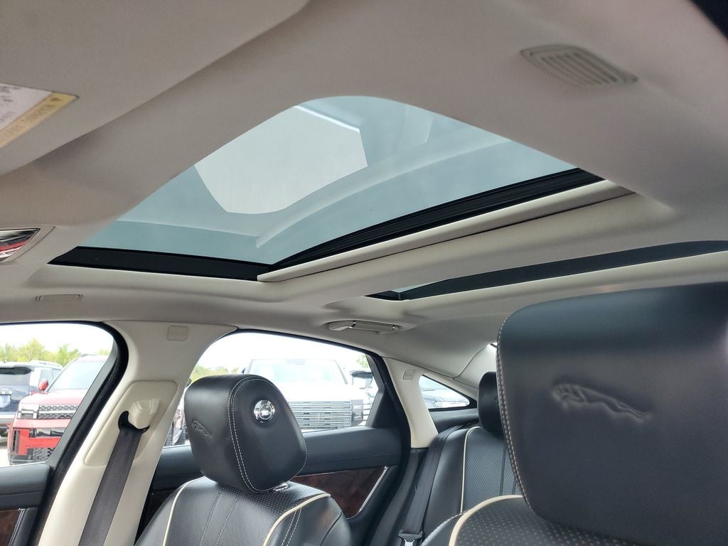 2016 Jaguar XJ R-Sport
