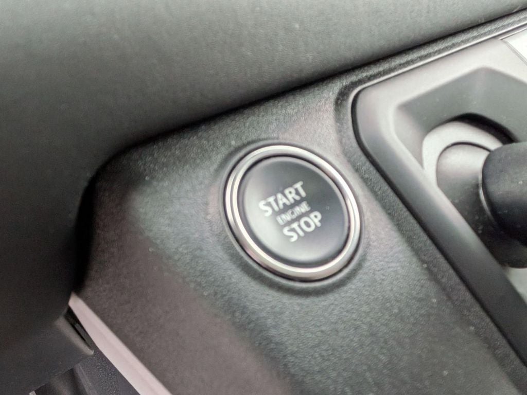 2025 Land Rover Defender 110 S