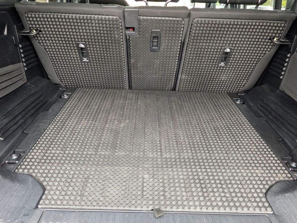 2025 Land Rover Defender 110 S
