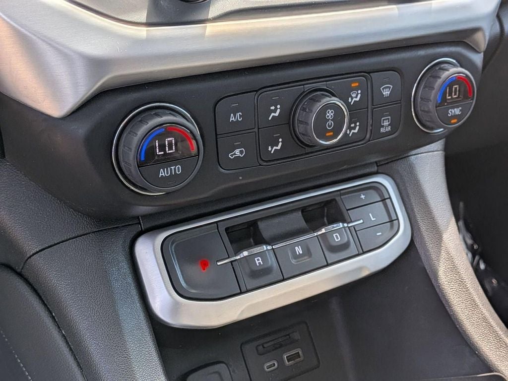 2021 GMC Acadia SLT