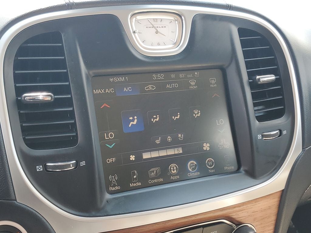 2016 Chrysler 300 C Platinum