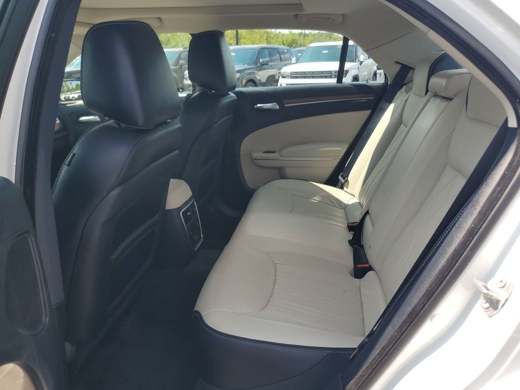 2016 Chrysler 300 C Platinum
