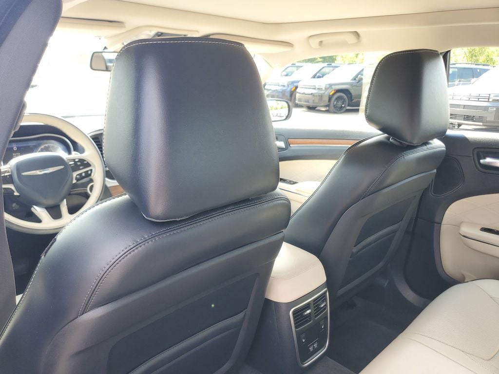 2016 Chrysler 300 C Platinum