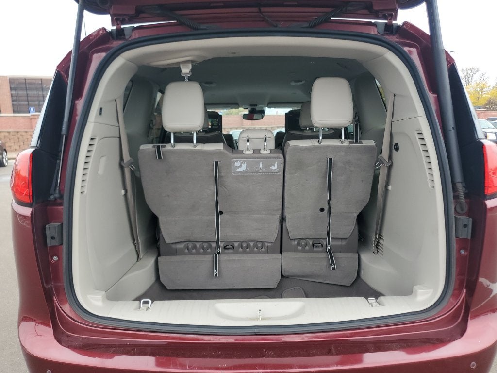 2017 Chrysler Pacifica Touring L Plus