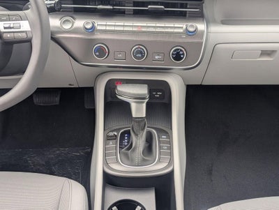 2026 Hyundai KONA SE