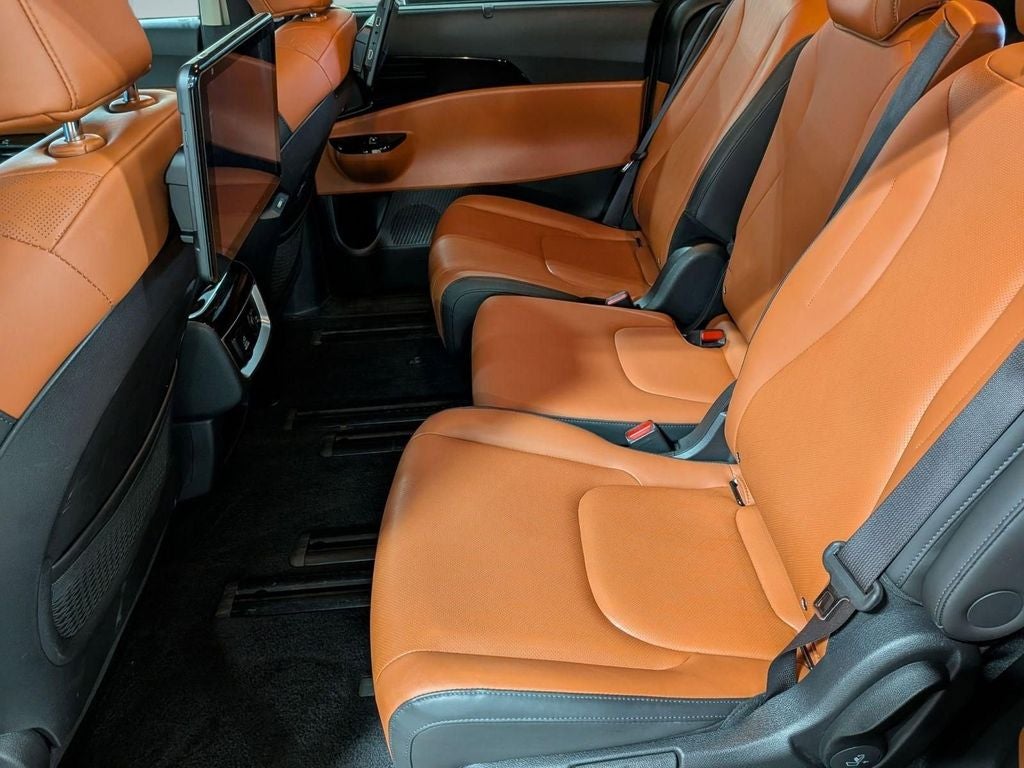 2024 Kia Carnival SX