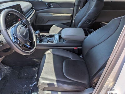 2025 Kia Carnival SX