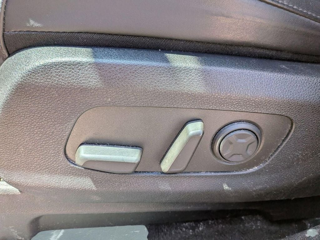 2025 Kia Carnival SX