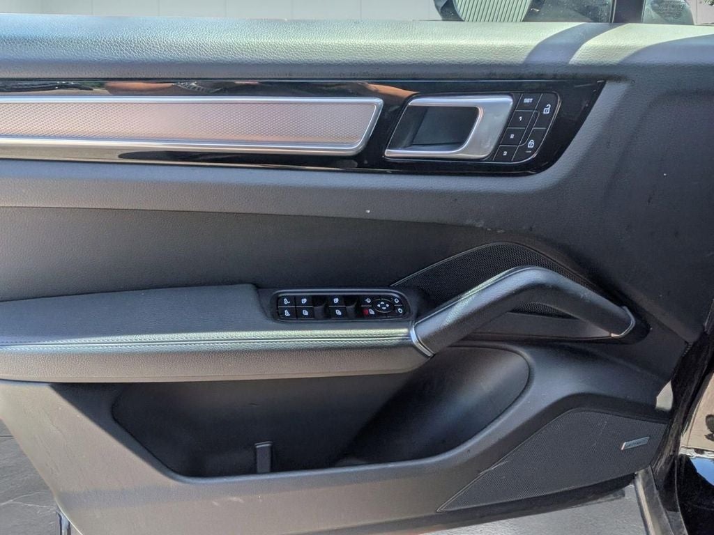 2022 Porsche Cayenne Platinum Edition
